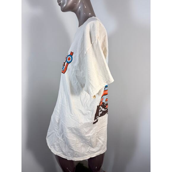 The WHO The Song is Over Retro Sign T Shirt Defect NWOT - Picture 7 of 8